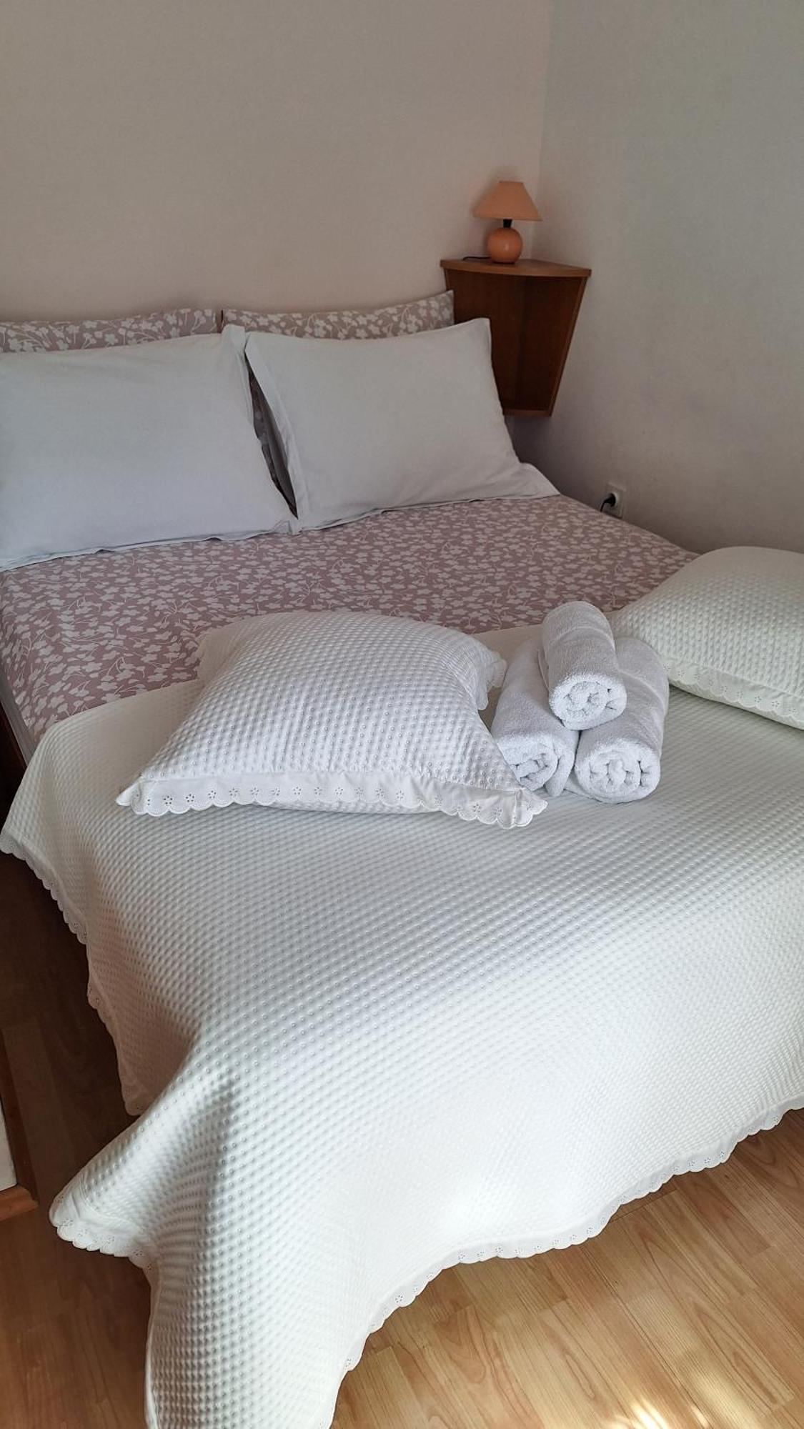 Apartmani I & J Seric Seget Vranjica Exterior foto