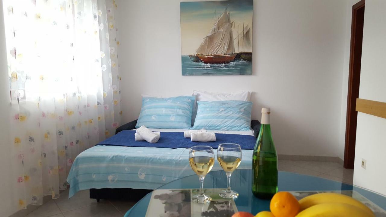 Apartmani I & J Seric Seget Vranjica Exterior foto