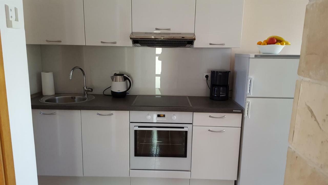 Apartmani I & J Seric Seget Vranjica Exterior foto